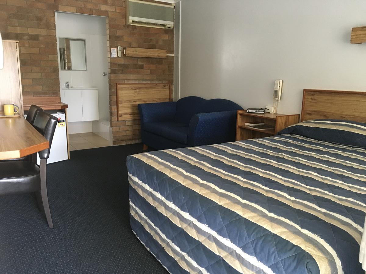 Granite Belt Motel Станторп Екстер'єр фото