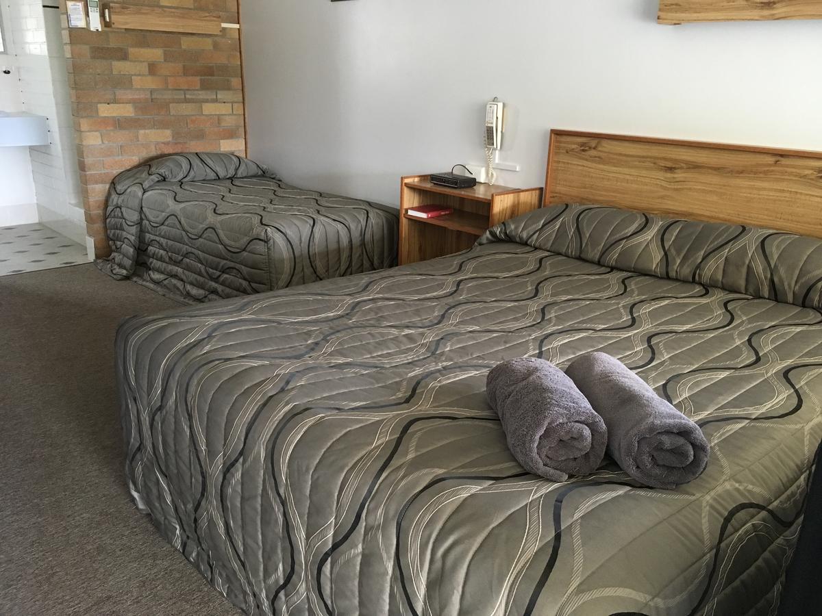 Granite Belt Motel Станторп Екстер'єр фото